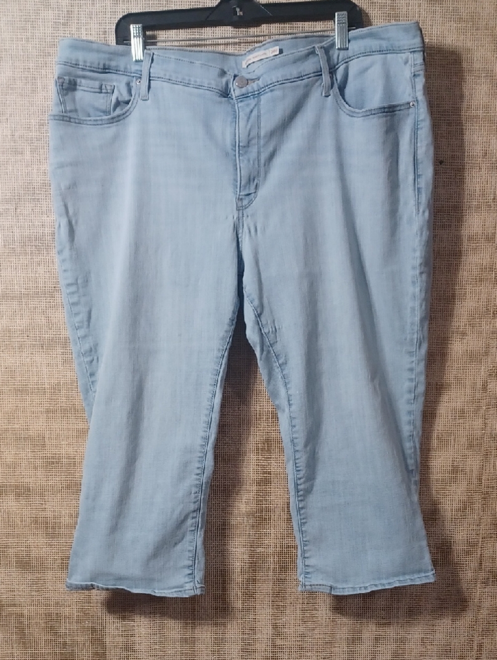 Levi's Light Blue Capri Cropped Women's Jeans